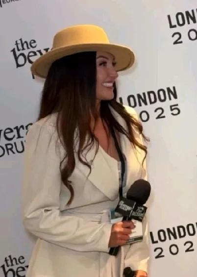 MakeUp artist Emily Timberlake headshot