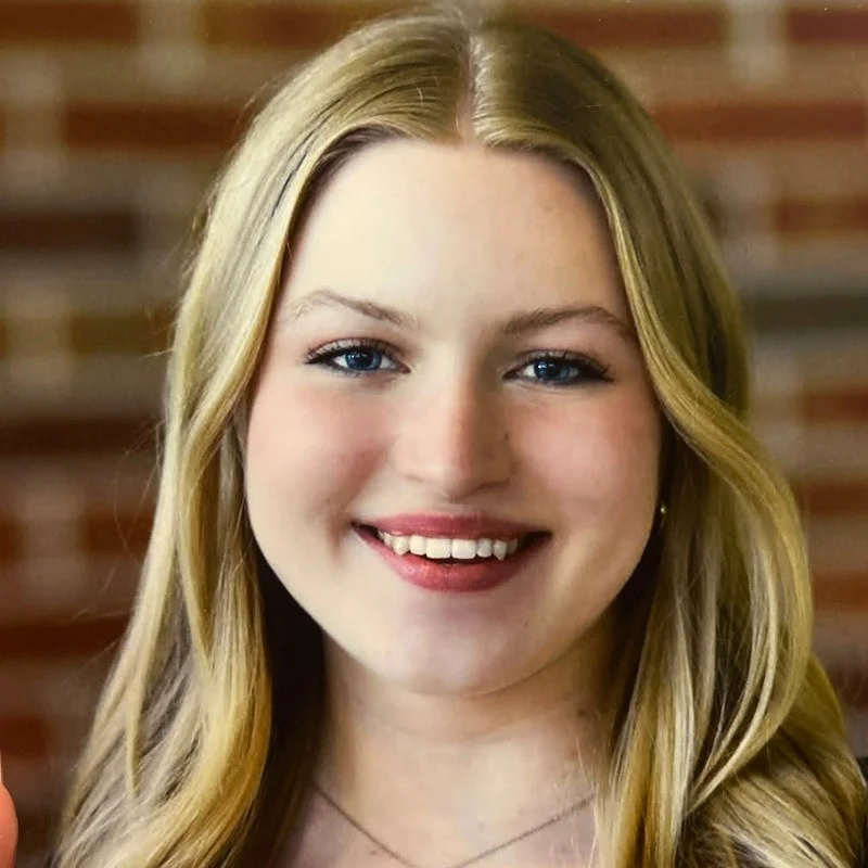 Caitlyn Costello headshot