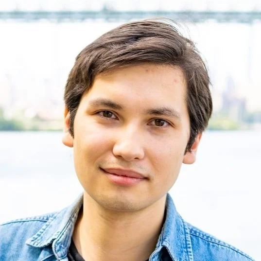 Alexander Lee headshot