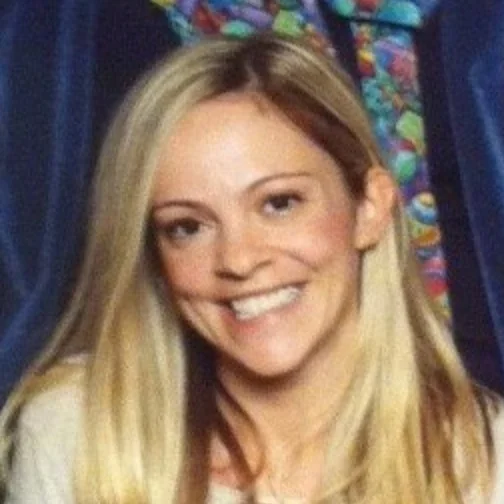 Debbie Strong headshot