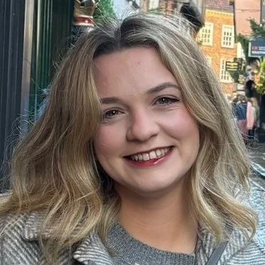 Evelyn Richards headshot