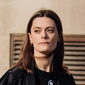 Laura Hawkins headshot