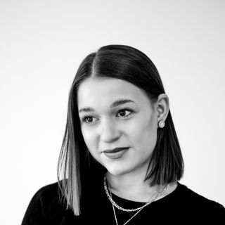 Lena Raab headshot