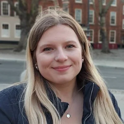 Lucy Pilgrim headshot