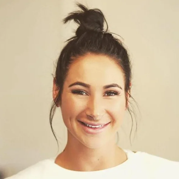 Sam Lou Hopes headshot